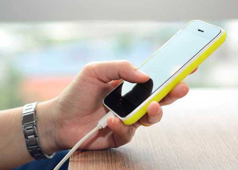 Kích pin iPhone - 05