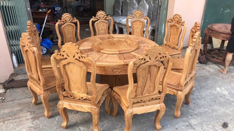 B&agrave;n ăn gỗ tự nhi&ecirc;n cao cấp