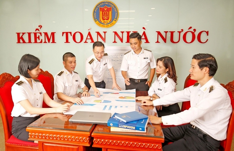 Những tiêu chuẩn nào mà Tổng Kiểm toán Nhà nước cần phải đáp ứng?