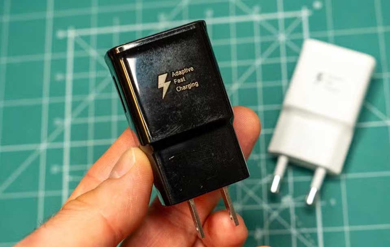 Cách kiểm tra sạc Samsung chính hãng - 02