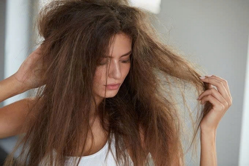 Tránh kiểu tóc quá nặng ở phần cằm