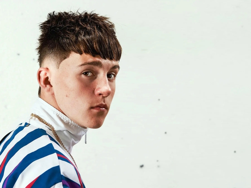 kiểu tóc mặt trái xoan nam 13