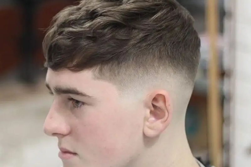 kiểu tóc mặt trái xoan nam 8