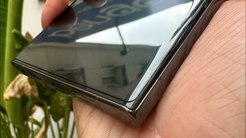 Miếng dán màn hình điện thoại YVS được chế tác từ chất liệu kính cường lực cao cấp