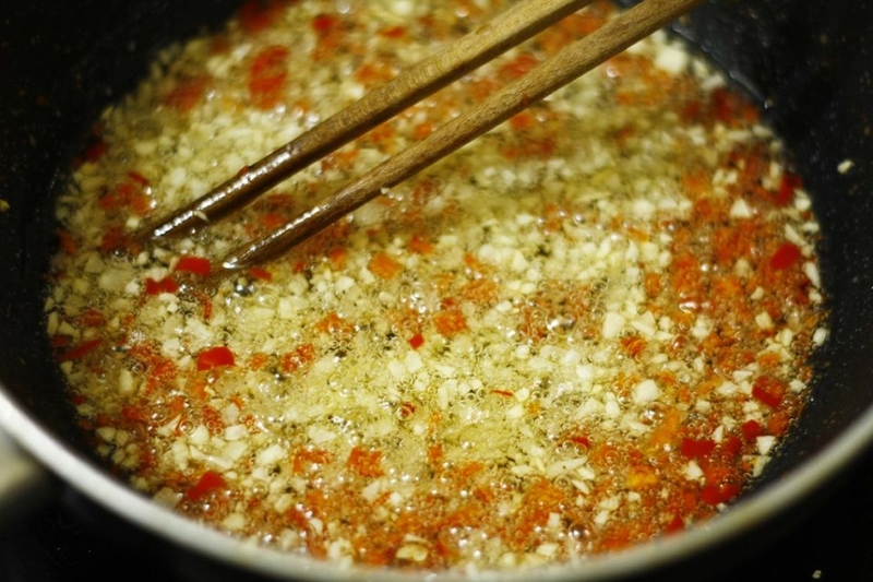 lạc rang tỏi ớt (ảnh 4)