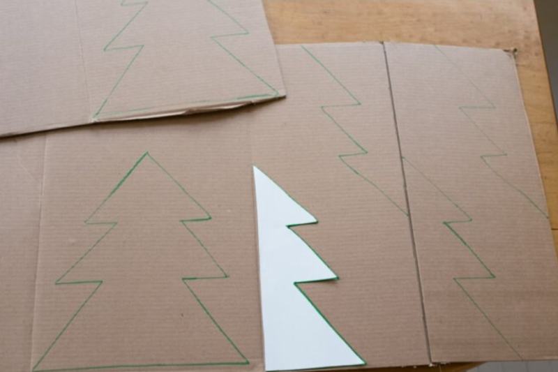 Làm cây thông Noel bằng giấy (7)