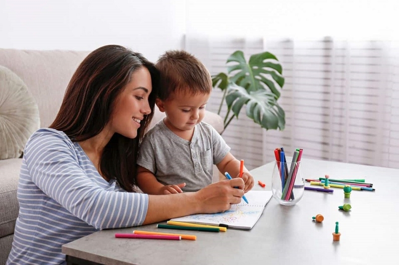 Những kỹ năng cha mẹ cần dạy trẻ khi bị lạc nơi đông người