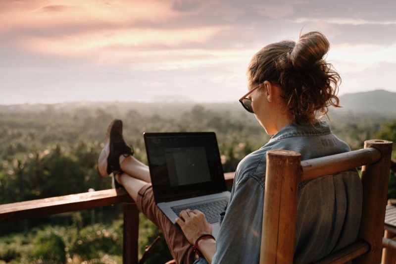 Làm việc remote mang lại nhiều lợi ích cho người lao động