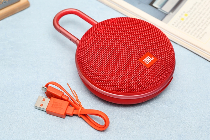 Loa Bluetooth JBL và Bose