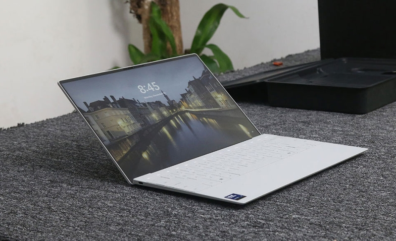 Laptop 13 inch - 07