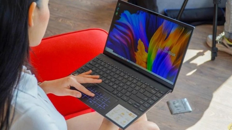 Sinh viên thường có xu hướng chọn laptop như thế nào?