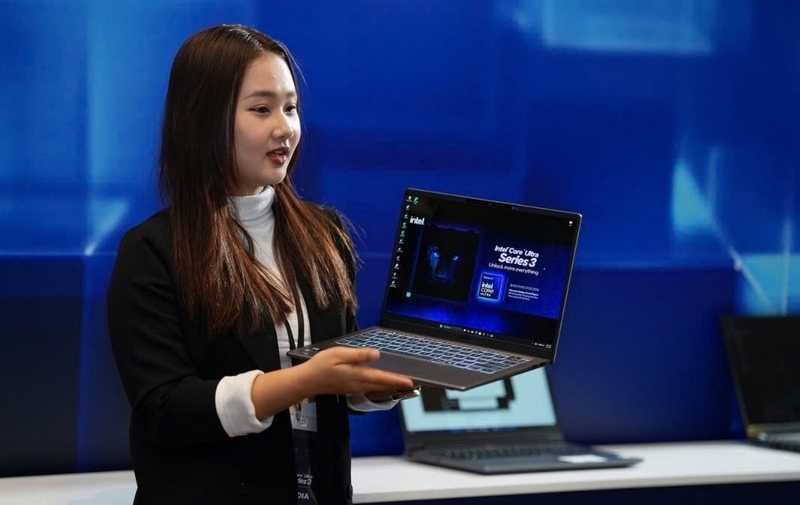 laptop Core Ultra 3 ảnh 1