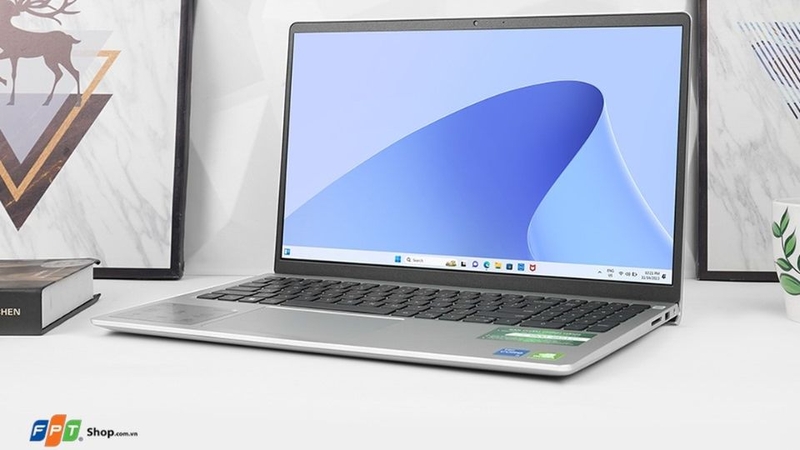 Laptop Dell Inspiron 15 N3530 i5 1335U/16GB