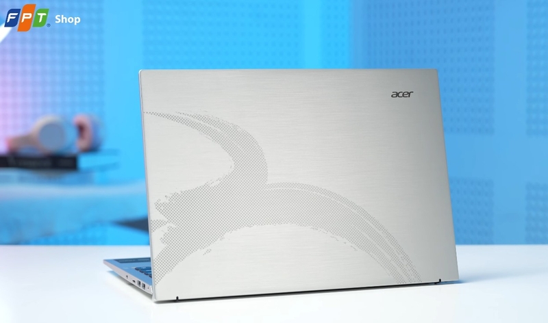 Laptop - Acer Aspire 1
