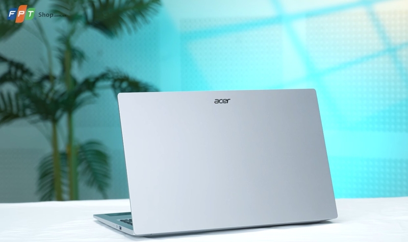 Laptop - Acer Aspire 18