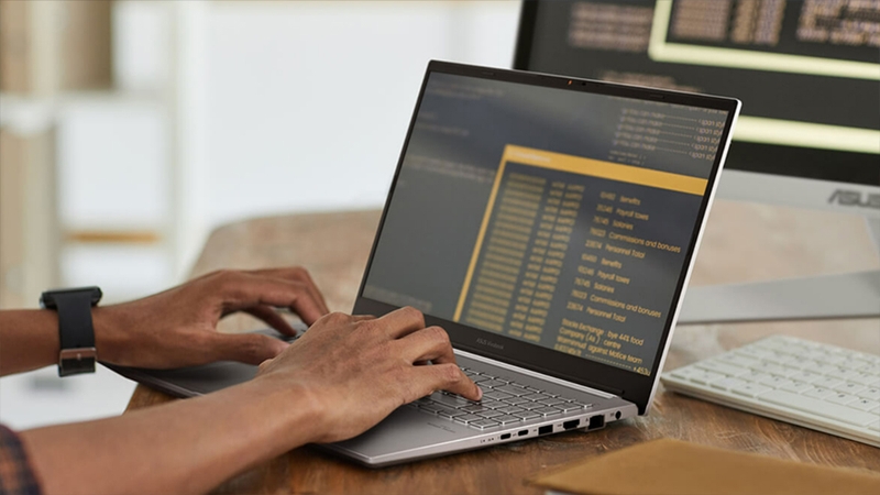 Laptop ASUS cần có hành trình phím hợp lý