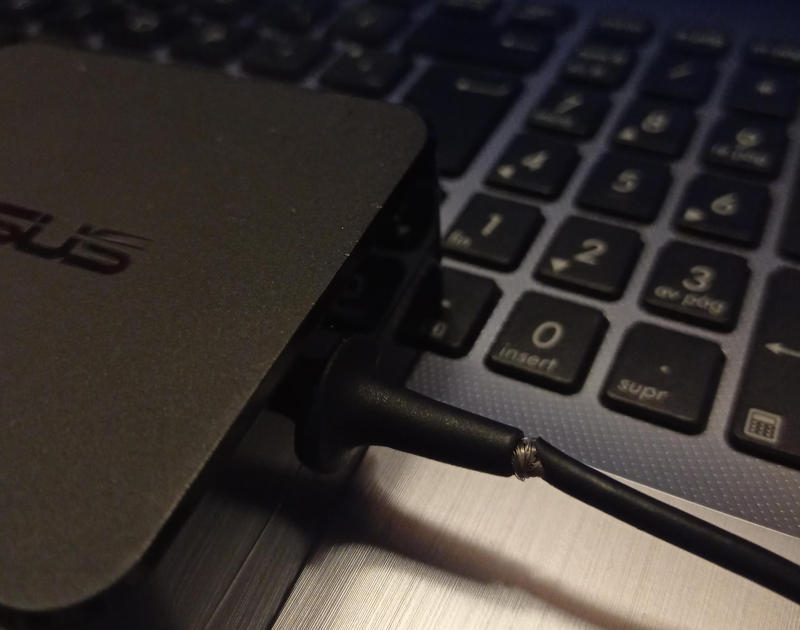 laptop-bi-giat-dien-3.png