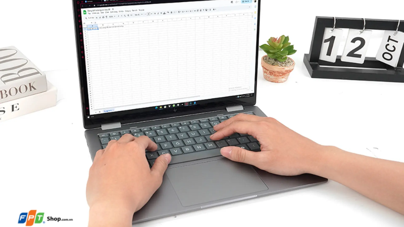 Laptop cảm ứng cho sinh viên 2025 4