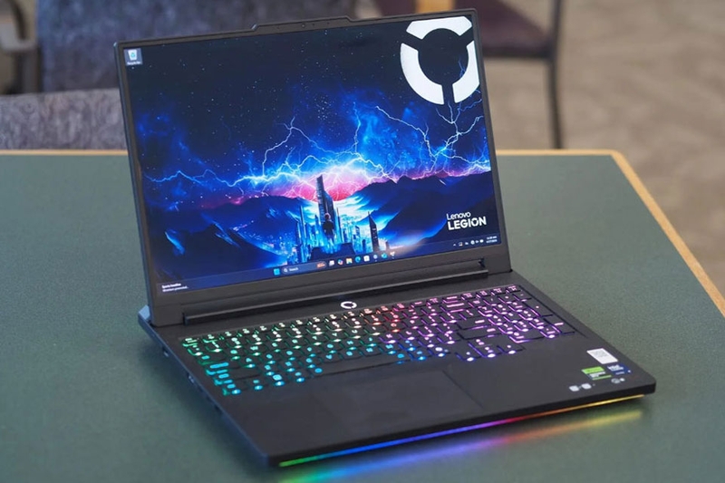 Laptop cấu hình khủng 2026 - 01