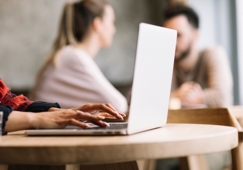 laptop cho sinh viên ngành xã hội học 2025 1