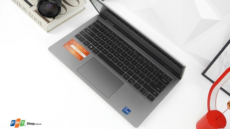 Laptop Dell Vostro 14 V3420 i5 1235U/8GB