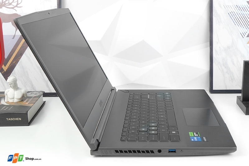Laptop cho sinh viên thiết kế thời trang 2026 - msi gaming thin15 b13uc 2044vn i7 13620h