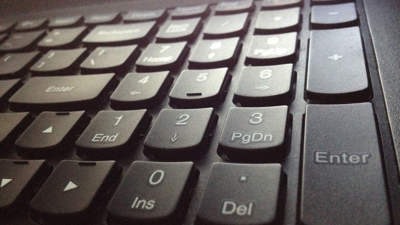 Tiêu chí chọn laptop có bàn phím số cho sinh viên 2025