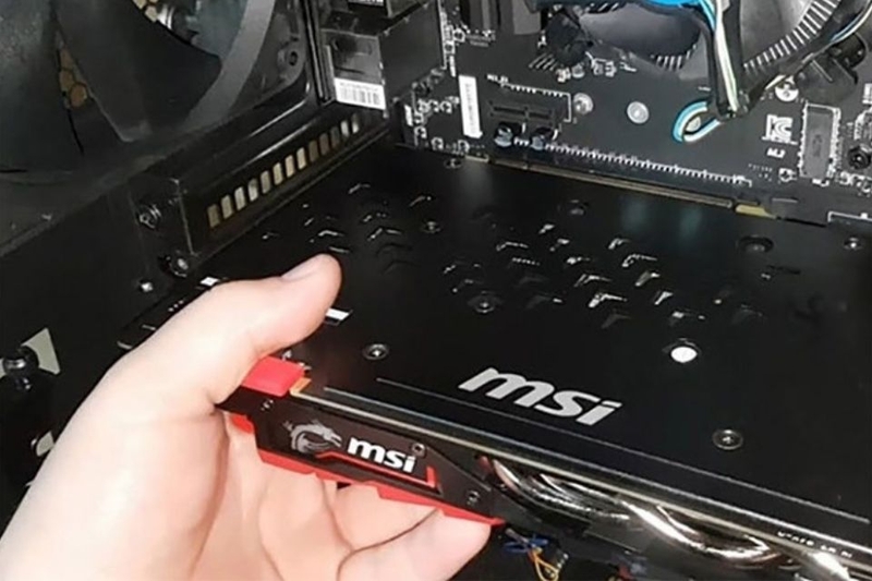 Card đồ họa (VGA) bị lỗi hoặc quá nóng