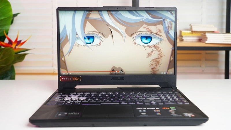 TUF Gaming A15 FA506NF-HN005W có đường tạo khối ở lưng, họa tiết phay xước và logo khắc laser nổi bật