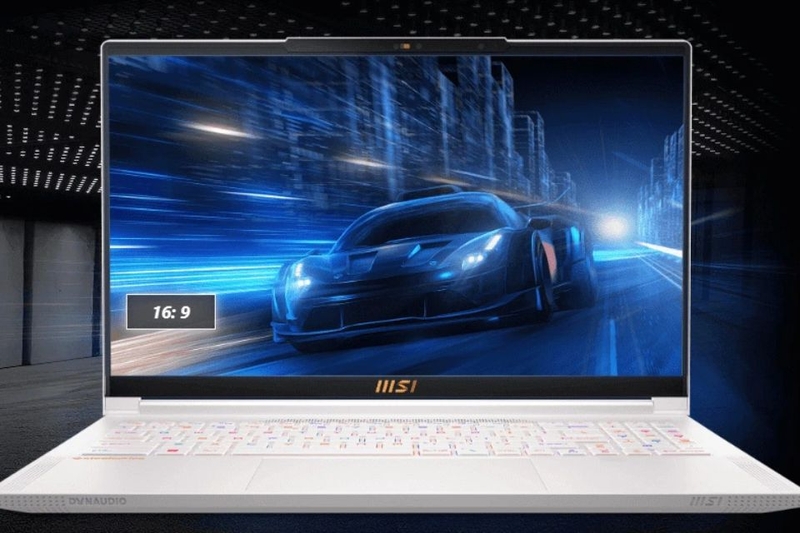 Màn hình 16 inch QHD+ 240Hz sắc nét, mượt mà