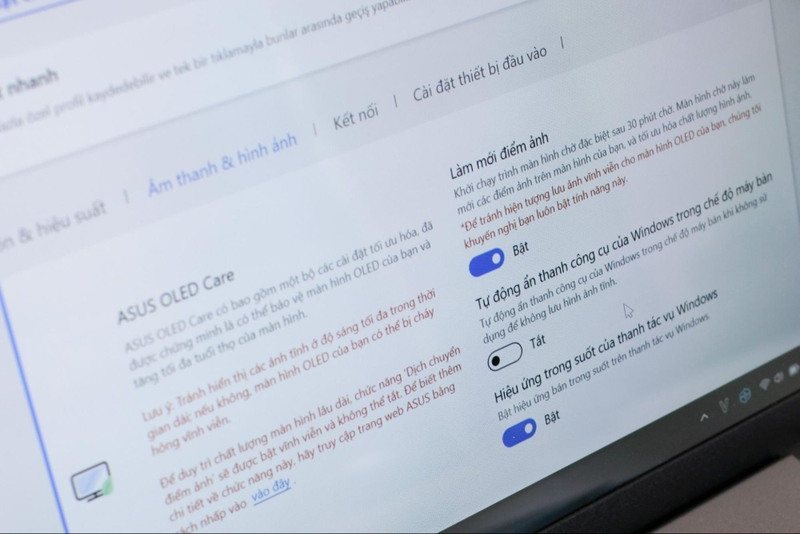 laptop màn hình OLED - hình 7