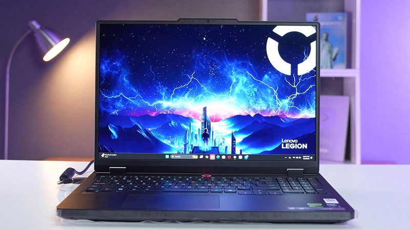 Lenovo Legion Pro 5 (16IAX10) Ultra 9 275HX