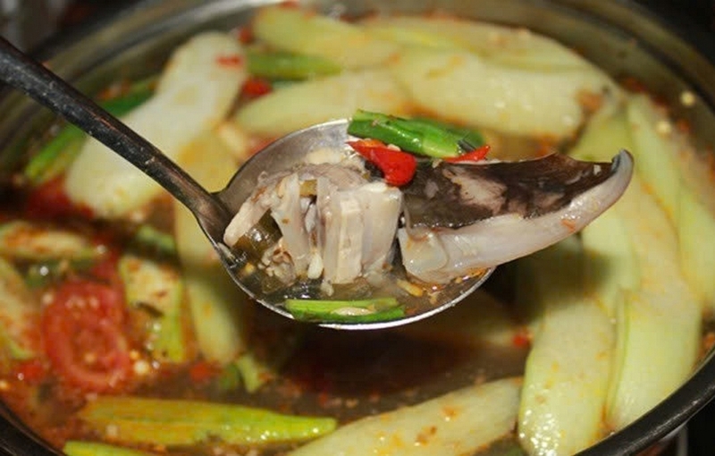 lẩu cá đuối măng chua ảnh 6