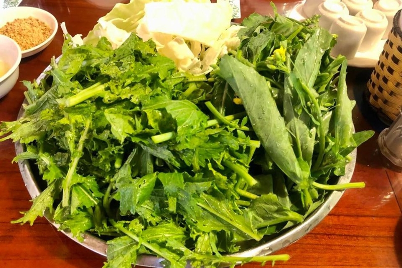 lẩu cá tầm rau cải cay