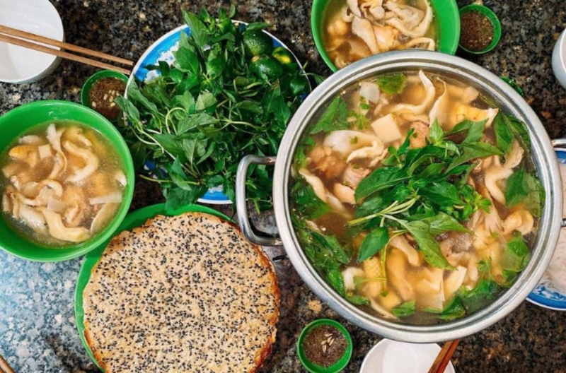 lẩu chân gà lá giang 1