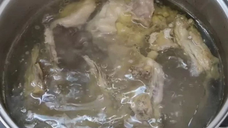 lẩu gà lá quế 3