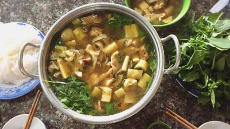 lẩu gà lá quế 5