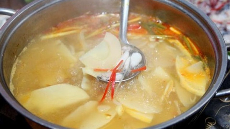 lẩu gà măng chua 5
