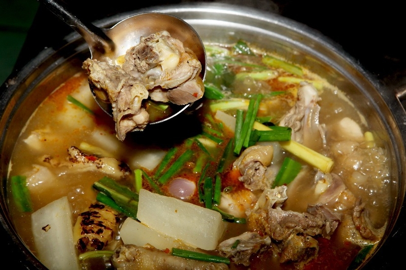 cách làm lẩu gà nấu mẻ (ảnh 4)