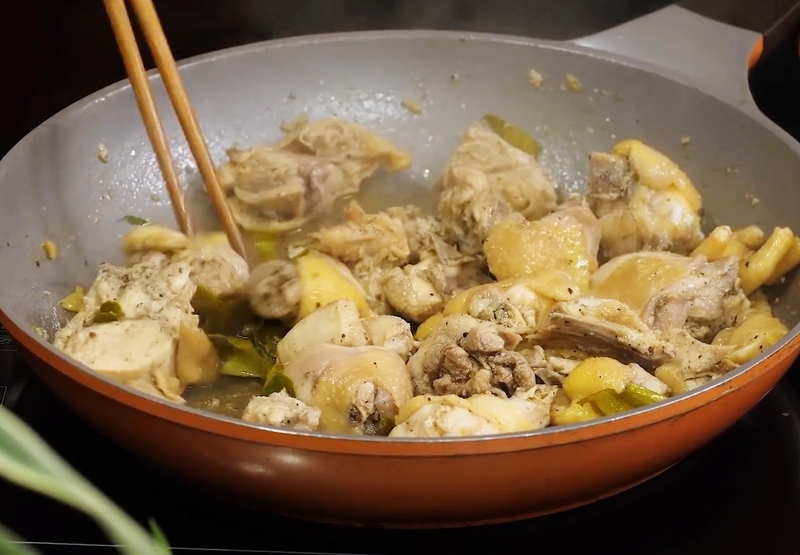cách làm lẩu gà nấu mẻ (ảnh 3)