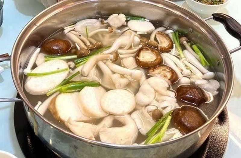 lẩu mực nấu nấm ảnh 5