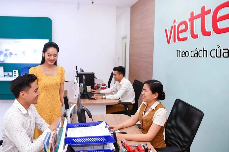 Đến cửa hàng Viettel lấy lại mã QR eSIM cần chuẩn bị gì?