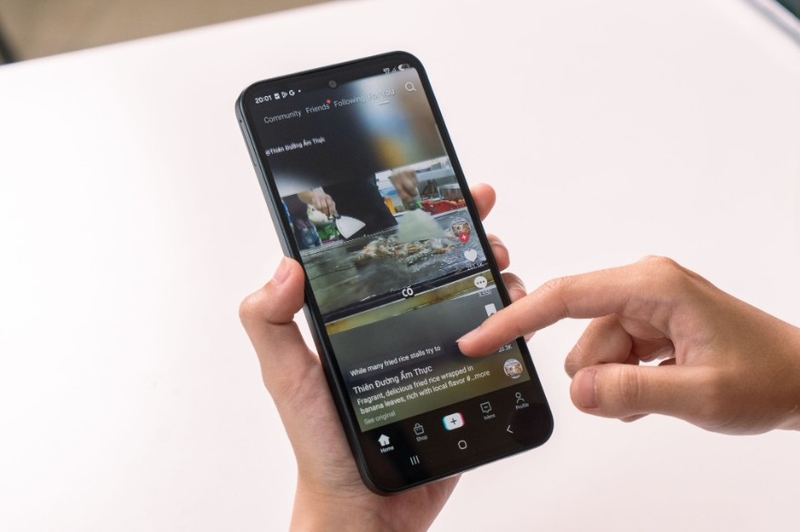 Muốn “lên đời” điện thoại 5G trong thời bão giá? Galaxy A Series 5G có sẵn nhiều lựa chọn hợp lý trên thị trường 5