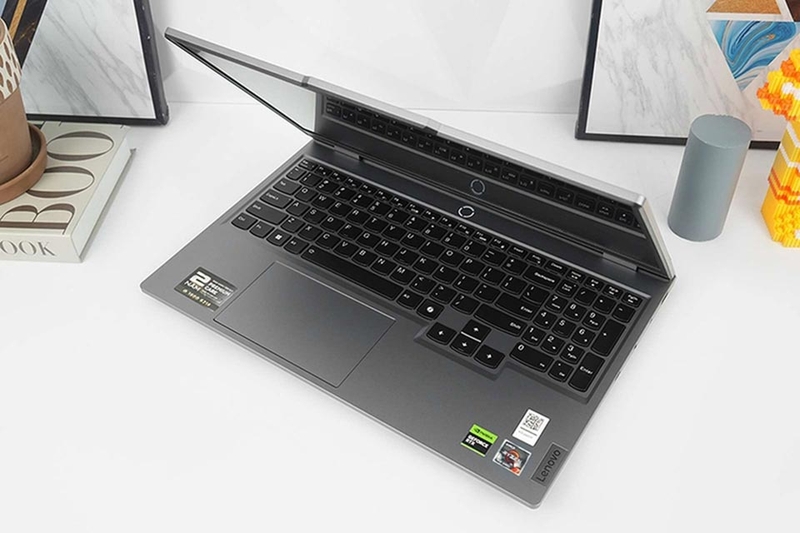 Lenovo LOQ dưới 1 ký - 04