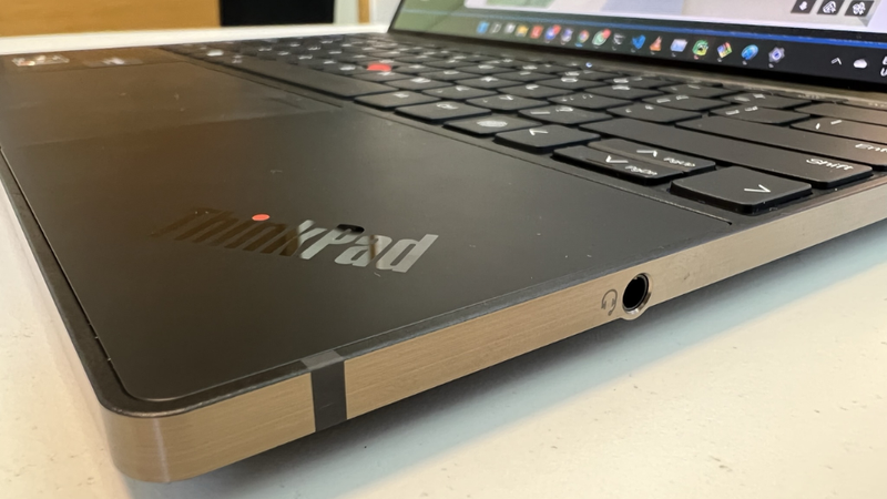 Lenovo ThinkPad Z13 4