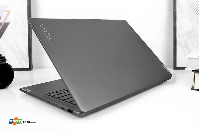 Đánh giá Lenovo Yoga Slim 7 - 02