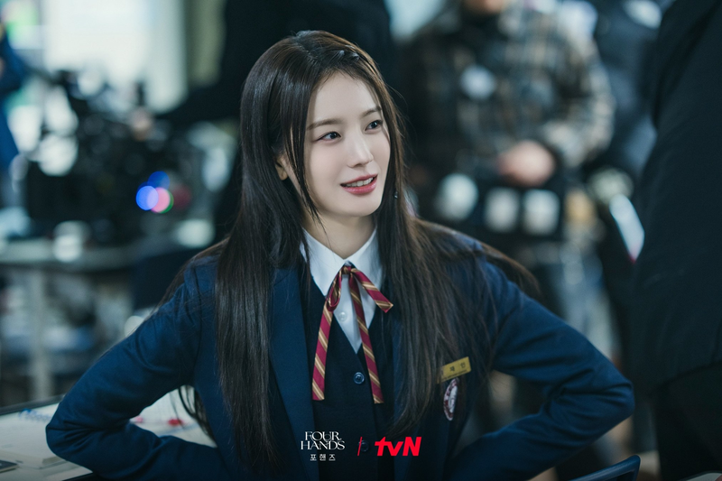 Jang Gyu-ri vai Hong Jae In