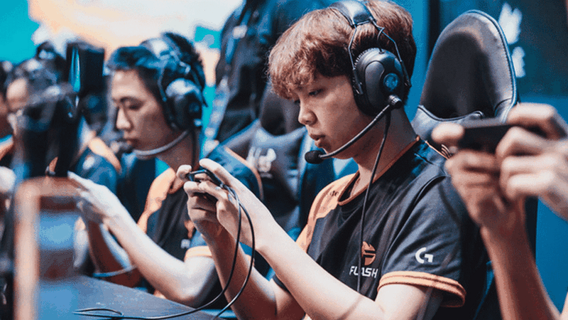 Đội hình thi đấu FPT x Flash
