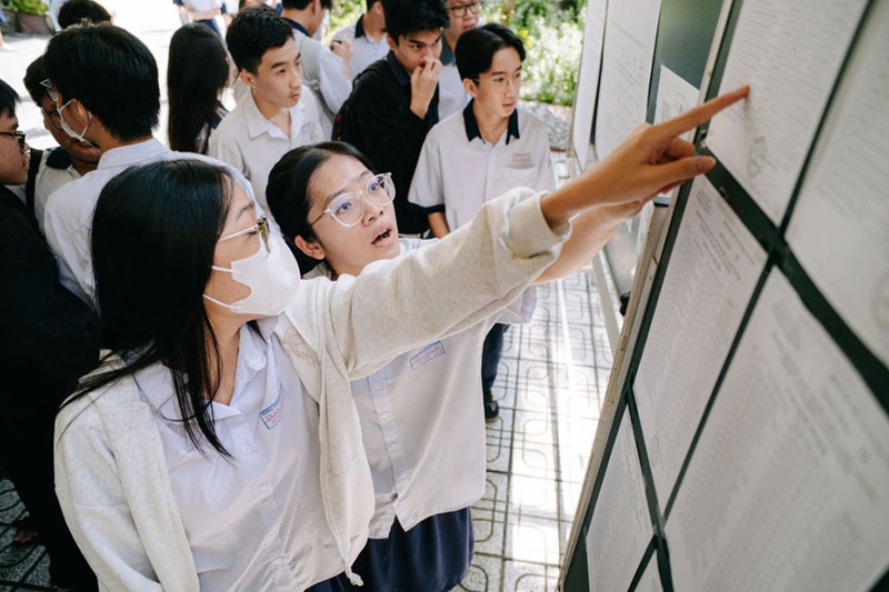 Lịch thi vào lớp 10 năm 2026 chính thức vào ngày nào - 02