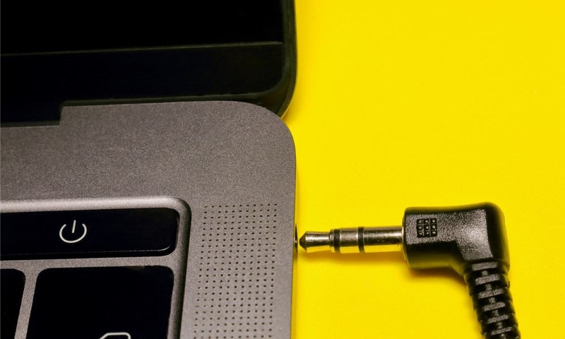 lỗ cắm tai nghe điện thoại Samsung bị hư hình 2